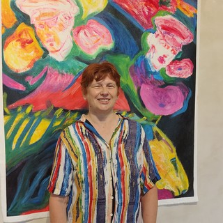 A Borgomaro la personale di Laura Bianco di San Secondo: "Il colore dà luce all'oscurità dell'Universo" (video)