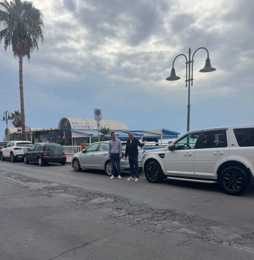 Ventimiglia, al via i lavori di asfaltatura sul lungomare: cambia la viabilità (Foto) Ventimiglia, al via i lavori di asfaltatura sul lungomare: cambia la viabilità (Foto)