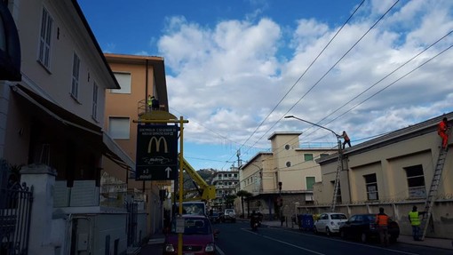 Vallecrosia: installazione delle luminarie natalizie, affidata alla ditta Torelli per circa 12 mila euro Vallecrosia: installazione delle luminarie natalizie, affidata alla ditta Torelli per circa 12 mila euro