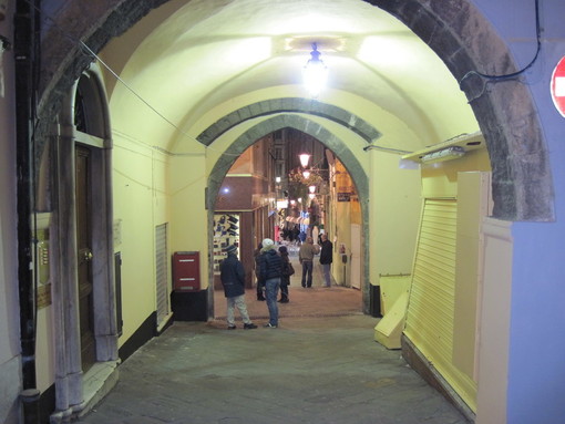 Sanremo: nuova protesta di un nostro lettore 'U giargunaù' per l'intitolazione del portico a Renzo Orvieto Sanremo: nuova protesta di un nostro lettore 'U giargunaù' per l'intitolazione del portico a Renzo Orvieto