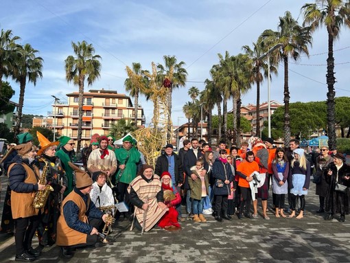 San Bartolomeo al Mare: grande festa per la manifestazione ‘La Befana vien dal mare’ (foto) San Bartolomeo al Mare: grande festa per la manifestazione ‘La Befana vien dal mare’ (foto)