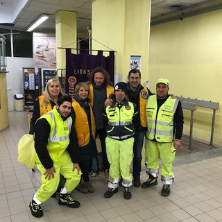 Successo per raccolta alimentare ad opera del Lions Club Ottoluoghi di Bordighera, in collaborazione con il gruppo 5 Torri protezione civile di Vallecrosia (foto)