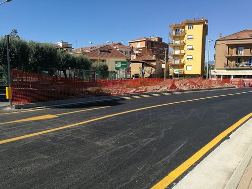 Camporosso: riprendono i lavori all’incrocio fra via San Rocco e via Braie, a breve la consegna delle opere pubbliche al comune Camporosso: riprendono i lavori all’incrocio fra via San Rocco e via Braie, a breve la consegna delle opere pubbliche al comune