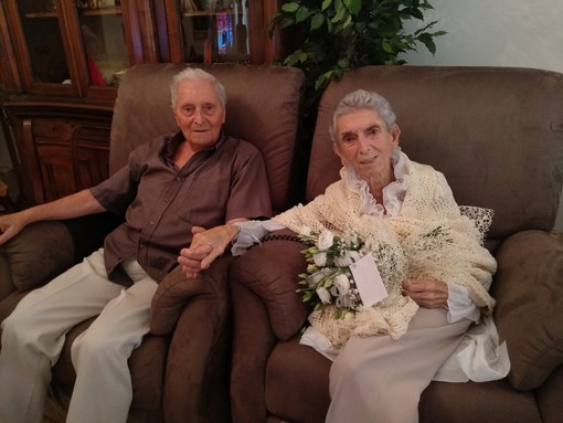 Nozze di diamante ad Imperia per Luccio e Rosanna Raineri, da 60 anni insieme mano nella mano