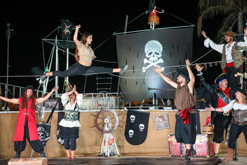 'La Nave Fantasma', spettacolo per bambini a Santo Stefano al Mare 'La Nave Fantasma', spettacolo per bambini a Santo Stefano al Mare