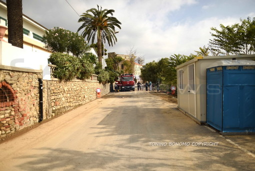 Sanremo: in corso i lavori per la messa in sicurezza sul Rio Donghi, ancora per oggi chiuso il lungomare di Bussana