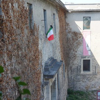 Ventimiglia: bandiere a lutto per Khaled al Asaad al Museo Civico Archeologico ‘Girolamo Rossi’