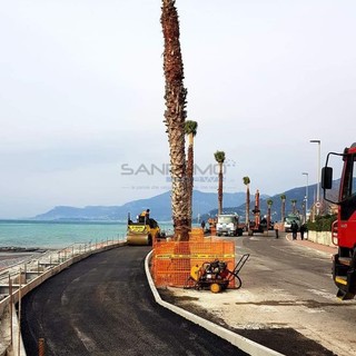 I lavori per la pista ciclabile e la passeggiata sul lungomare di Ventimiglia I lavori per la pista ciclabile e la passeggiata sul lungomare di Ventimiglia
