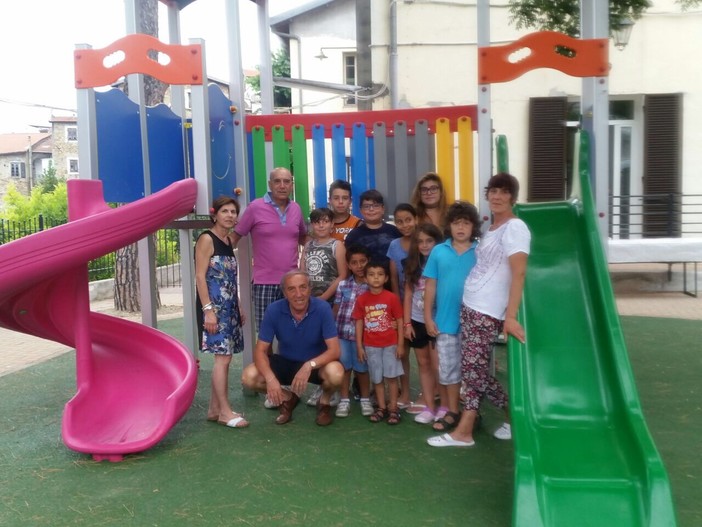 Vallecrosia: la soddisfazione dell'associazione "La mia città" per la realizzazione di un parco giochi Vallecrosia: la soddisfazione dell'associazione "La mia città" per la realizzazione di un parco giochi