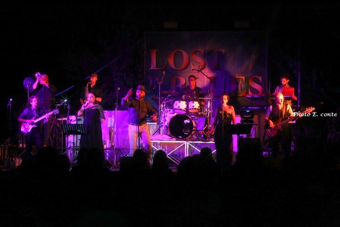 Bordighera: 15 anni di musica insieme per i Lost in Blues, la gallery fotografica del concerto ai Giardini Lowe