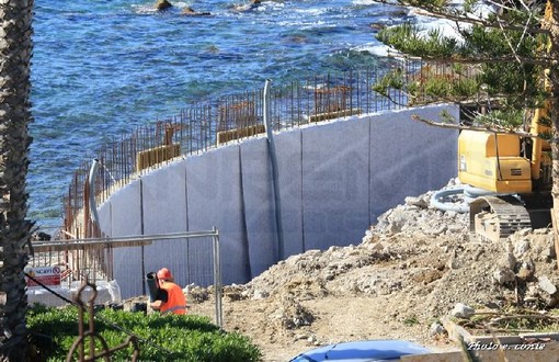 Bordighera: rotonda di Sant'Ampelio, proseguono i lavori, in linea con il cronoprogramma, Pallanca “Conclusa la prima parte di cemento armato verticale” (Foto) Bordighera: rotonda di Sant'Ampelio, proseguono i lavori, in linea con il cronoprogramma, Pallanca “Conclusa la prima parte di cemento armato verticale” (Foto)