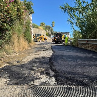 Ventimiglia, lavori di asfaltatura in via alle Ville. Di Muro: "Intervento atteso e necessario" Ventimiglia, lavori di asfaltatura in via alle Ville. Di Muro: "Intervento atteso e necessario"