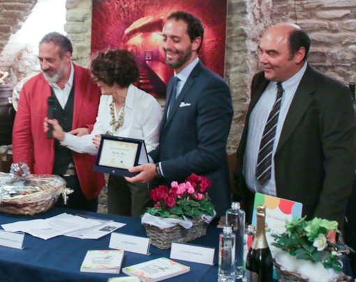 Terminata la XX° edizione di Libri da Gustare, il commento di Olmo Romeo del CdA del Casinò di Sanremo ed il programma per il 2018. Terminata la XX° edizione di Libri da Gustare, il commento di Olmo Romeo del CdA del Casinò di Sanremo ed il programma per il 2018.