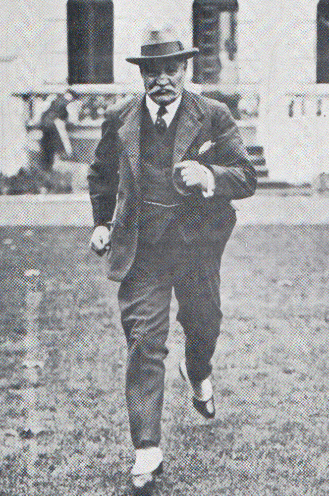 Ventimiglia: Lorenzo Beccati presenta “La notte delle scimmie” nei luoghi del romanzo Ventimiglia: Lorenzo Beccati presenta “La notte delle scimmie” nei luoghi del romanzo