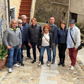 L'assessore Scajola a Bajardo e Ceriana per due interventi di rigenerazione urbana: "recuperiamo vie e spazi, sostegno concreto al territorio" (foto)