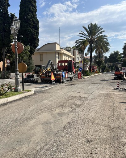 Bordighera, nuova segnaletica in corso Europa: lavori in programma martedì 14 ottobre Bordighera, nuova segnaletica in corso Europa: lavori in programma martedì 14 ottobre