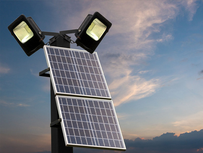 Risparmio energetico e design: perché le lampade solari conquistano gli spazi verdi