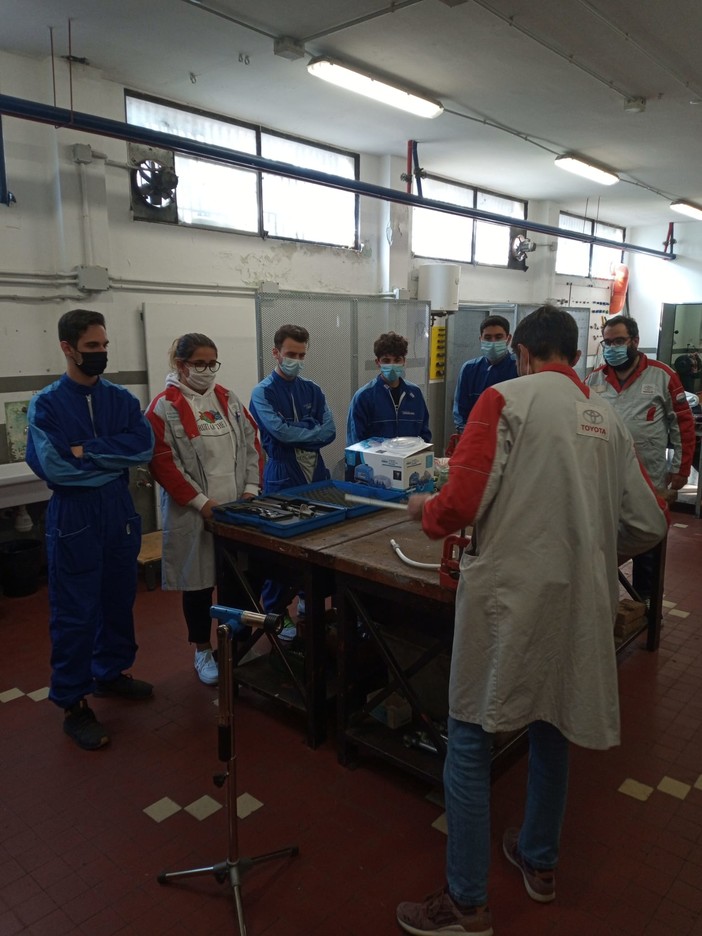 Imperia: venerdì e sabato open day all'Istituto Marconi per conoscere i laboratori Imperia: venerdì e sabato open day all'Istituto Marconi per conoscere i laboratori