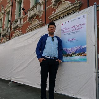 Il giovane poeta imperiese Leonardo Fasciana, protagonista al “Premio Letterario Europeo – Massa, città fiabesca di mare e di marmo – XI edizione 2017” con la poesia "Verginità" Il giovane poeta imperiese Leonardo Fasciana, protagonista al “Premio Letterario Europeo – Massa, città fiabesca di mare e di marmo – XI edizione 2017” con la poesia "Verginità"