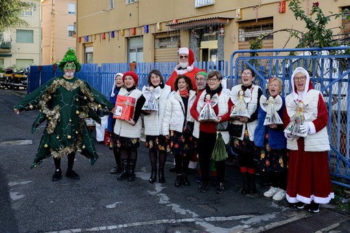 Taggia, i volontari "Leva C'è" donano 2mila euro in beneficenza all'Ospedale Gaslini