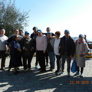 I ragazzi della Spes di Ventimiglia ospiti del canile Pluto's Residence di Bussana a Sanremo (foto)