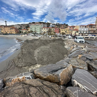 Santo Stefano al Mare si prepara all’estate sistemando le spiagge e con un avviso pubblico per la sponsorizzazione degli eventi estivi Santo Stefano al Mare si prepara all’estate sistemando le spiagge e con un avviso pubblico per la sponsorizzazione degli eventi estivi