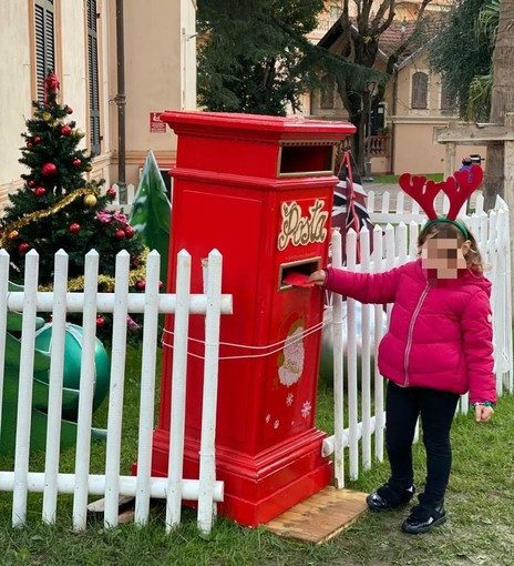 Taggia, torna 'la posta di Babbo Natale': l'iniziativa di Poste italiane per i più piccoli (Foto)