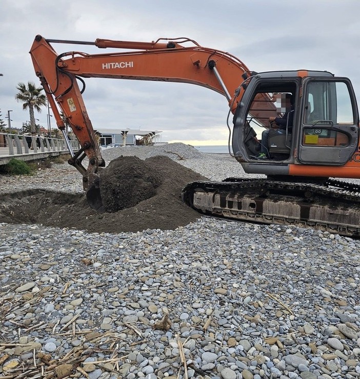 Vallecrosia al Mare, ripascimento spiagge e sistemazione della foce del Verbone: l'interpellanza della minoranza crea lo scontro