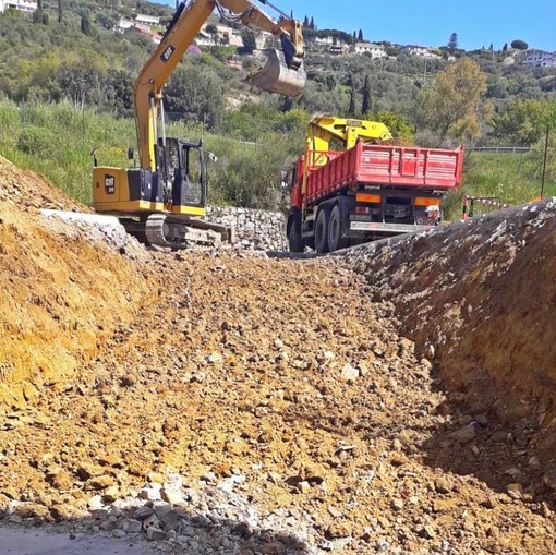 Ad Imperia iniziati i lavori di messa in sicurezza del rio Oliveto, Scajola "Elimineremo rischio di esondabilità"
