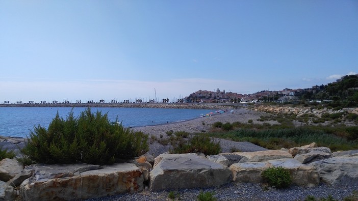 Imperia, mare e disabilità: la Giraffa a rotelle chiede al Comune che venga attrezzata la spiaggia del parco urbano Imperia, mare e disabilità: la Giraffa a rotelle chiede al Comune che venga attrezzata la spiaggia del parco urbano