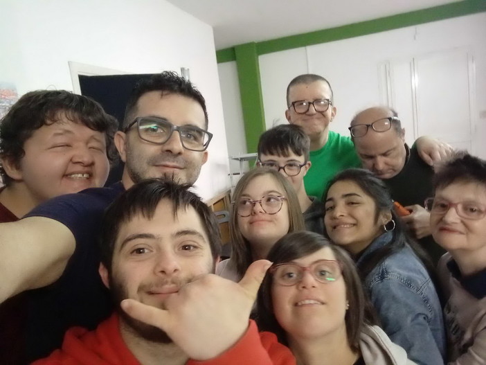 Terminato il laboratorio di cinema per ragazzi dibersamente abili a Genova (foto e video) Terminato il laboratorio di cinema per ragazzi dibersamente abili a Genova (foto e video)