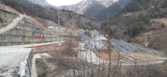 La lettera dei sindaci sul Tenda: "Terminate il nuovo tunnel e lasciate perdere la vecchia galleria" La lettera dei sindaci sul Tenda: "Terminate il nuovo tunnel e lasciate perdere la vecchia galleria"