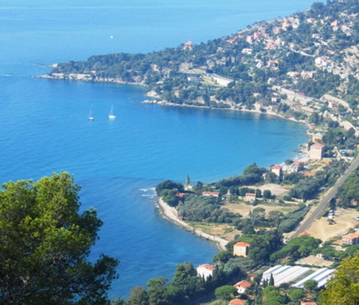 Ventimiglia: insultato perché non si ferma alla richiesta di un passaggio da migrante, la preoccupazione di un lettore