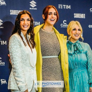 Sanremo 2025, la scaletta della terza serata: si comincia con Clara e si chiude con Gaia