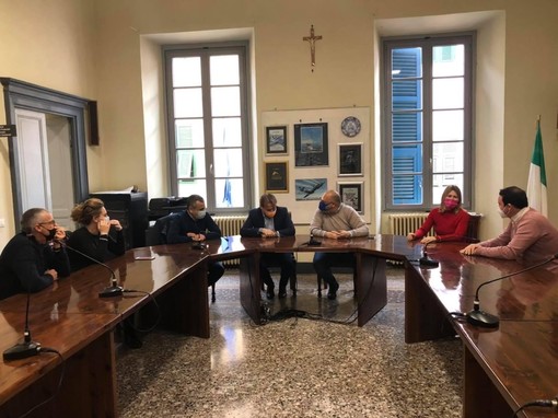L’Assessore Regionale Marco Scajola insieme al Consigliere Chiara Cerri: "un pomeriggio dedicato ad incontri sul territorio" L’Assessore Regionale Marco Scajola insieme al Consigliere Chiara Cerri: "un pomeriggio dedicato ad incontri sul territorio"