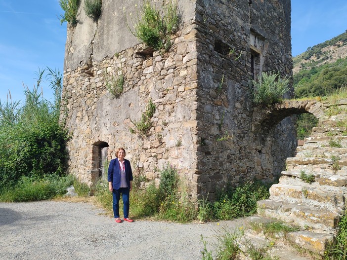 Vallecrosia, messa in sicurezza della torre saracena. Marilena Piardi: "Possiamo procedere con l'affidamento dei lavori" (Foto e video)