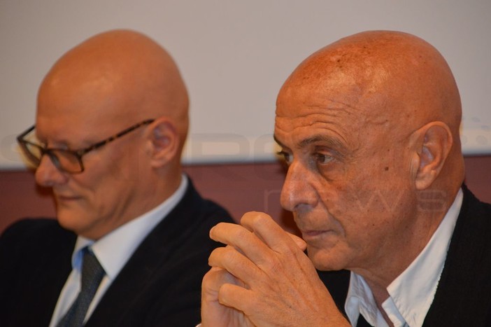 L'ex Ministro Minniti ieri pomeriggio a Ventimiglia per presentare il libro 'Sicurezza è Libertà' L'ex Ministro Minniti ieri pomeriggio a Ventimiglia per presentare il libro 'Sicurezza è Libertà'