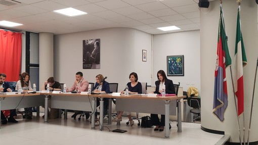 Consiglio comunale a Vallecrosia al Mare, la minoranza: "Discussione atipica, palese difficoltà nella gestione delle pratiche amministrative"