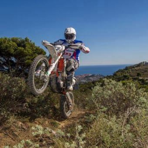 Imperia: post shock su Facebook contro i crossisti sul monte Faudo: "Mettete chiodi e fil di ferro sui sentieri" Imperia: post shock su Facebook contro i crossisti sul monte Faudo: "Mettete chiodi e fil di ferro sui sentieri"