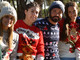 Il maglione natalizio diventa un rito da condividere durante le feste Il maglione natalizio diventa un rito da condividere durante le feste