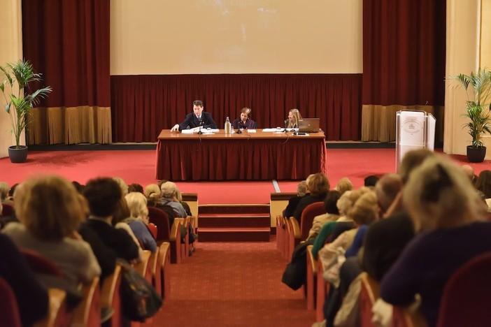 Sanremo: grande partecipazione al Teatro dell'Opera del Casinò per la presentazione del libro “Pirandello. L’impossibile finale"
