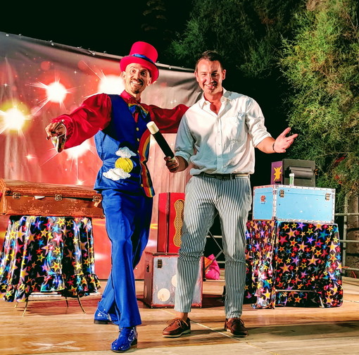 Riva Ligure: ultimo appuntamento dedicato alla magia con il mago Zimba Riva Ligure: ultimo appuntamento dedicato alla magia con il mago Zimba