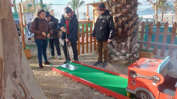 Ventimiglia: bella giornata di inclusione con il gioco del Mini Golf per alcuni ragazzi speciali (foto) Ventimiglia: bella giornata di inclusione con il gioco del Mini Golf per alcuni ragazzi speciali (foto)