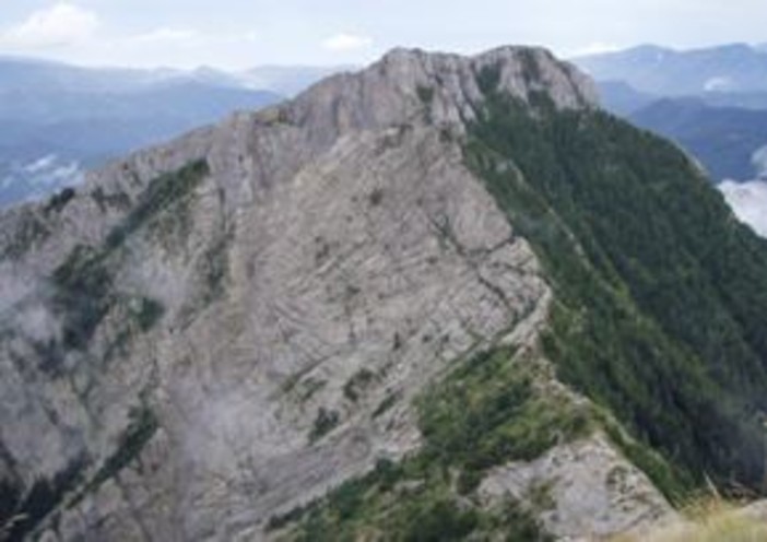 Pigna, alla scoperta dei bunker: dal rifugio di Gouta parte "Cammina nella storia" (Foto) Pigna, alla scoperta dei bunker: dal rifugio di Gouta parte "Cammina nella storia" (Foto)