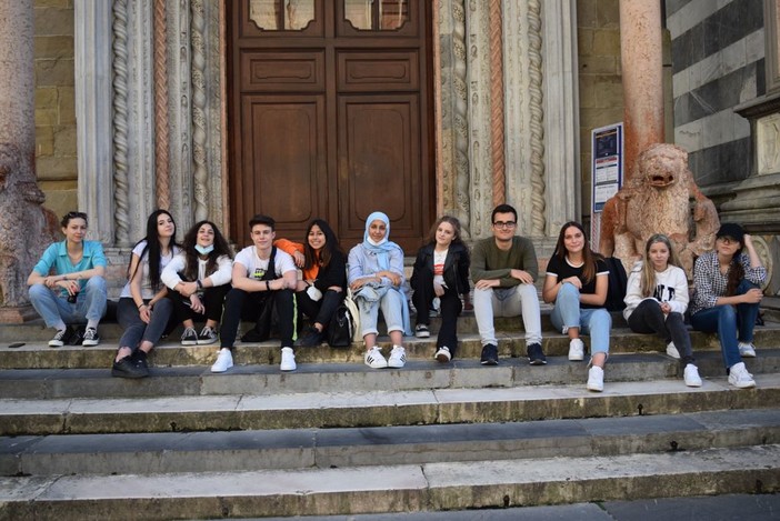Ventimiglia: 4 ragazzi del Fermi Polo Montale a Siviglia con il programma 'Erasmus plus Find your way in Europe' Ventimiglia: 4 ragazzi del Fermi Polo Montale a Siviglia con il programma 'Erasmus plus Find your way in Europe'