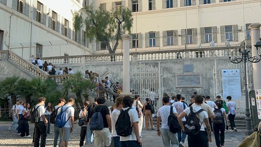 Maturità 2026, al via tra toto-autori e grandi anniversari: nei plichi si cercano il Nobel a Deledda, San Francesco e il mistero di Agatha Christie Maturità 2026, al via tra toto-autori e grandi anniversari: nei plichi si cercano il Nobel a Deledda, San Francesco e il mistero di Agatha Christie
