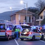 Diciottenne muore sulla statale 28, fatale l'urto contro un furgone