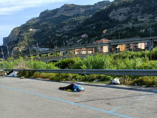 Situazione migranti nella città di confine, Ventimiglia Progressista: "Dicano chiaramente che non vogliono il campo!" Situazione migranti nella città di confine, Ventimiglia Progressista: "Dicano chiaramente che non vogliono il campo!"
