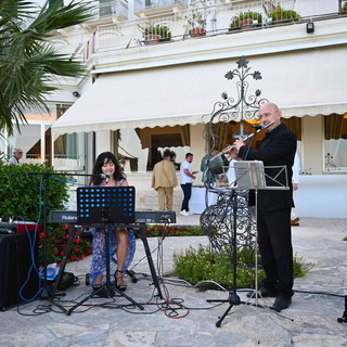 Sanremo: il Royal Hotel festeggia i suoi 150 anni con Cocktail Party ogni mercoledì sino al 31 agosto Sanremo: il Royal Hotel festeggia i suoi 150 anni con Cocktail Party ogni mercoledì sino al 31 agosto