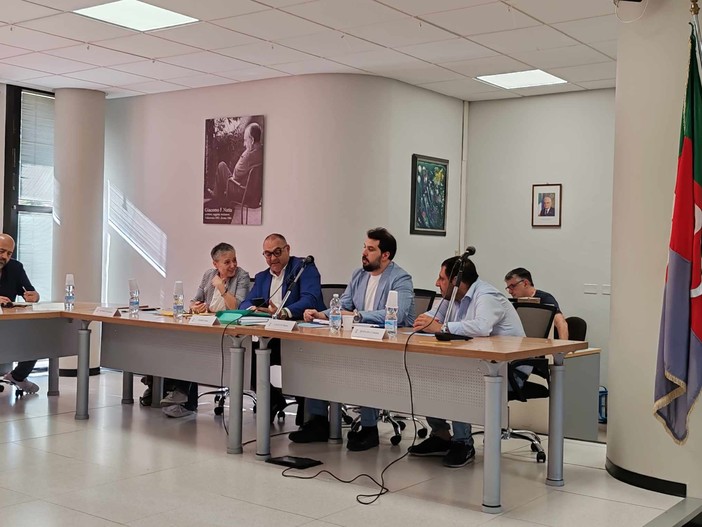 Vallecrosia, Perri: "Rumore e odori dalla nuova lavanderia, invito a verificare"